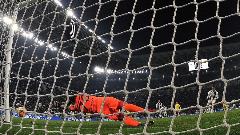 Hadapi Chievo Eksekusi Penalti Ronaldo Gagal