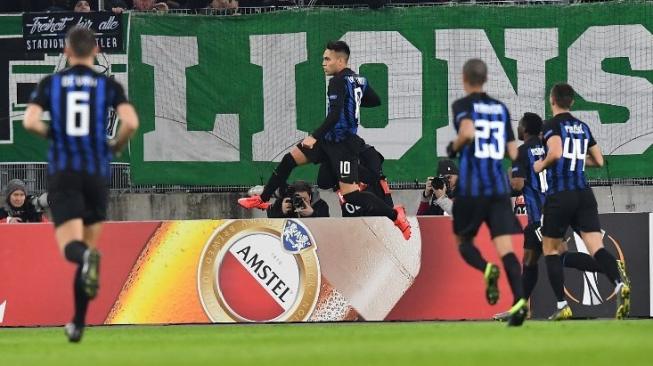 Hujan Kartu Mewarnai Kemenangan Inter atas Rapid Vienna
