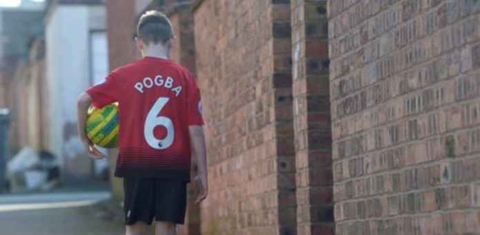 Pogba Hancurkan Hati Anak Kecil Fans Manchester United