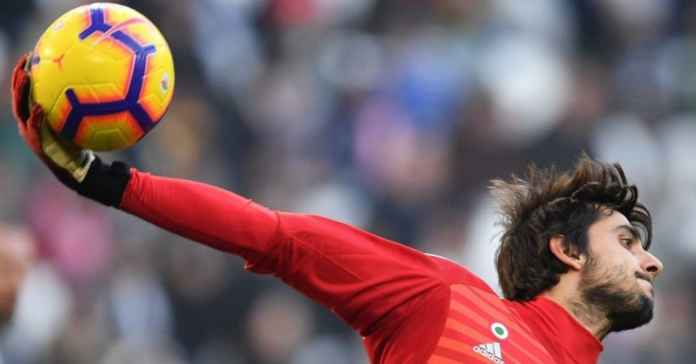 Mattia Perin Melakukan Operasi pada Bahunya