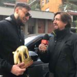 Milan Menghibur Donnarumma Setelah Meraih Trofi Tapir Emas