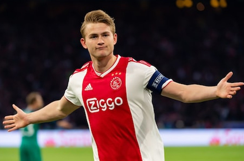 Matthijs de Ligt memutuskan untuk bergabung dengan Juventus